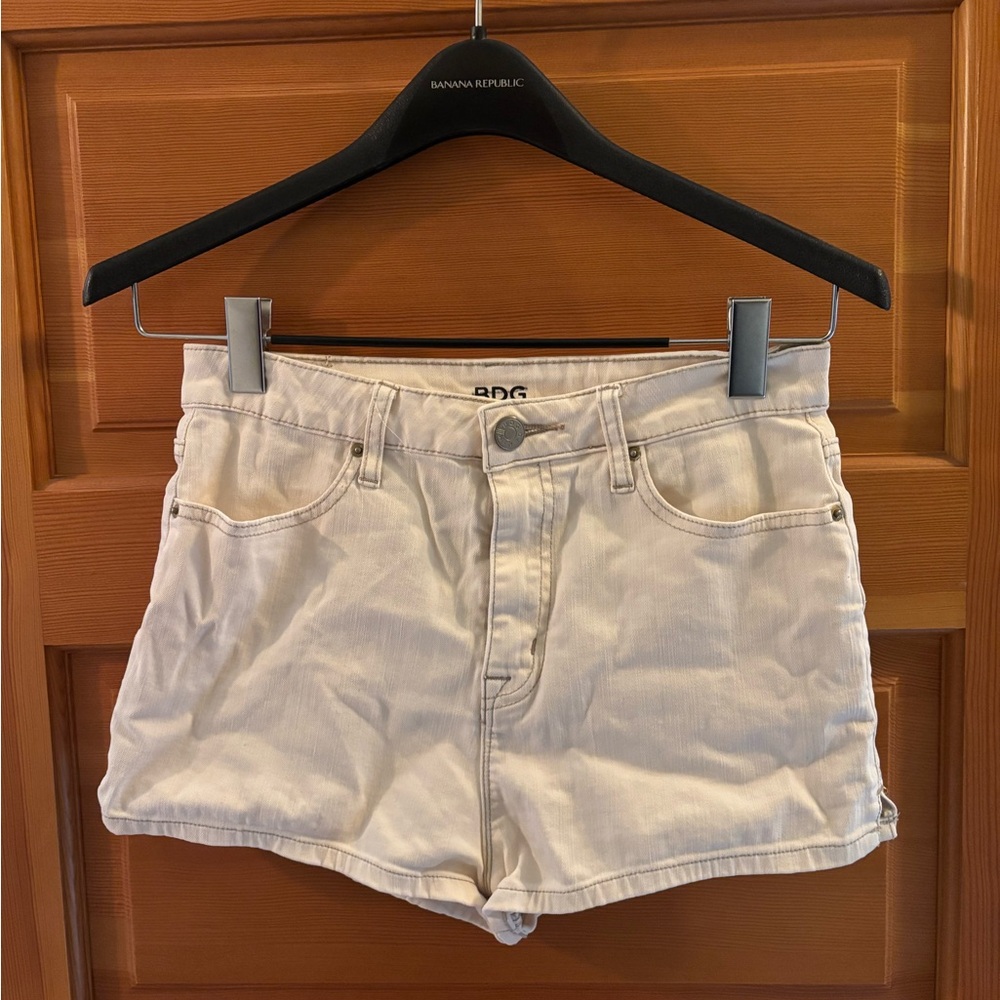 BDG Women's Beige Jean Shorts - Size 27